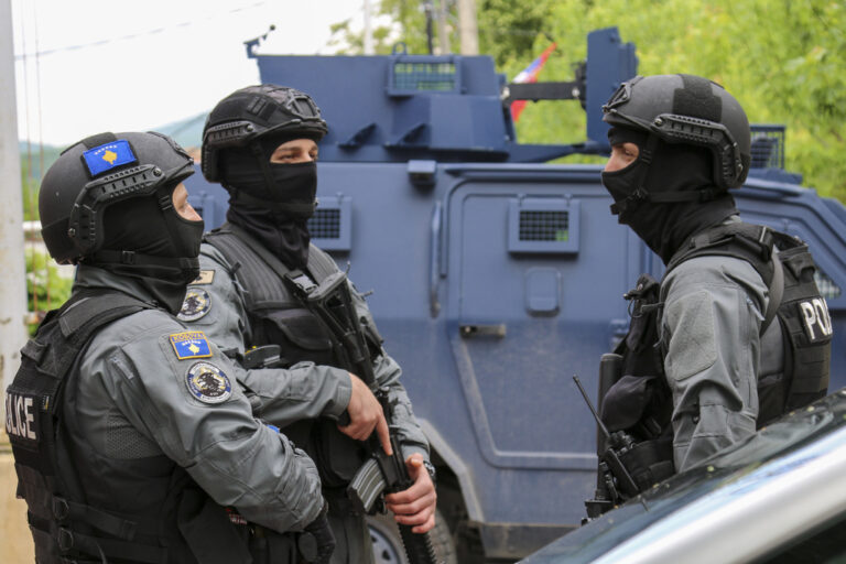 Σερβία: Έντονες αντιδράσεις για την αστυνομική επιχείρηση στο βόρειο Κόσοβο