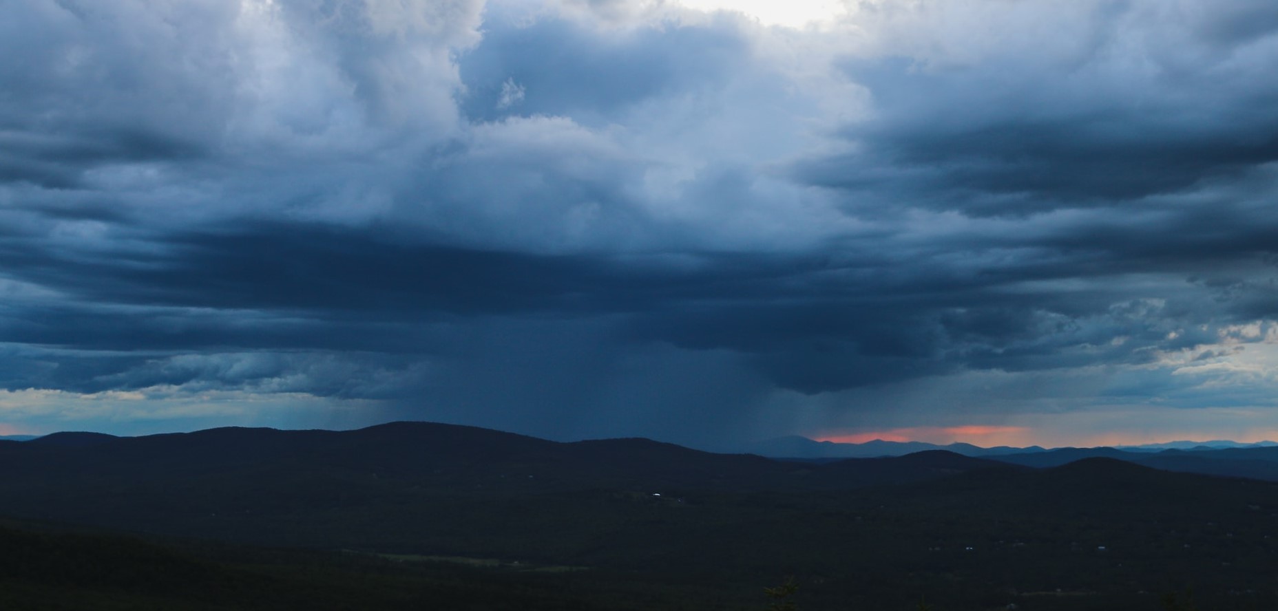 Ο καιρός με την Ν. Ζιακοπούλου: Συνεχίζονται οι τοπικές βροχές – Επιδείνωση την Τετάρτη με ισχυρές καταιγίδες