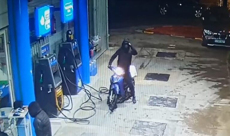 Εξάρθρωση εγκληματικής ομάδας που διέπραττε ληστείες στα νότια προάστια Αττικής – Βίντεο ντοκουμέντο από τη δράση τους