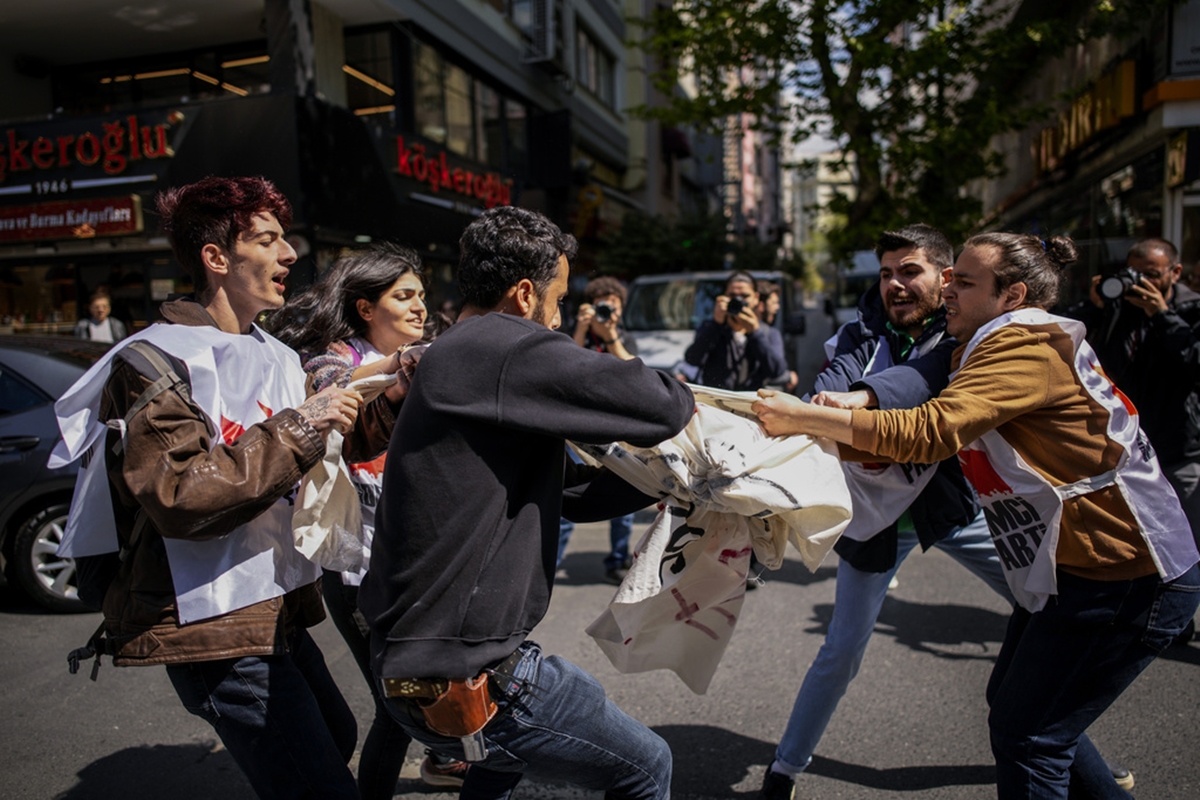 Τουρκία: Εργατική πρωτομαγιά με ξύλο και υποσχέσεις από τον Ερντογάν – Τι δείχνουν οι τελευταίες δημοσκοπήσεις