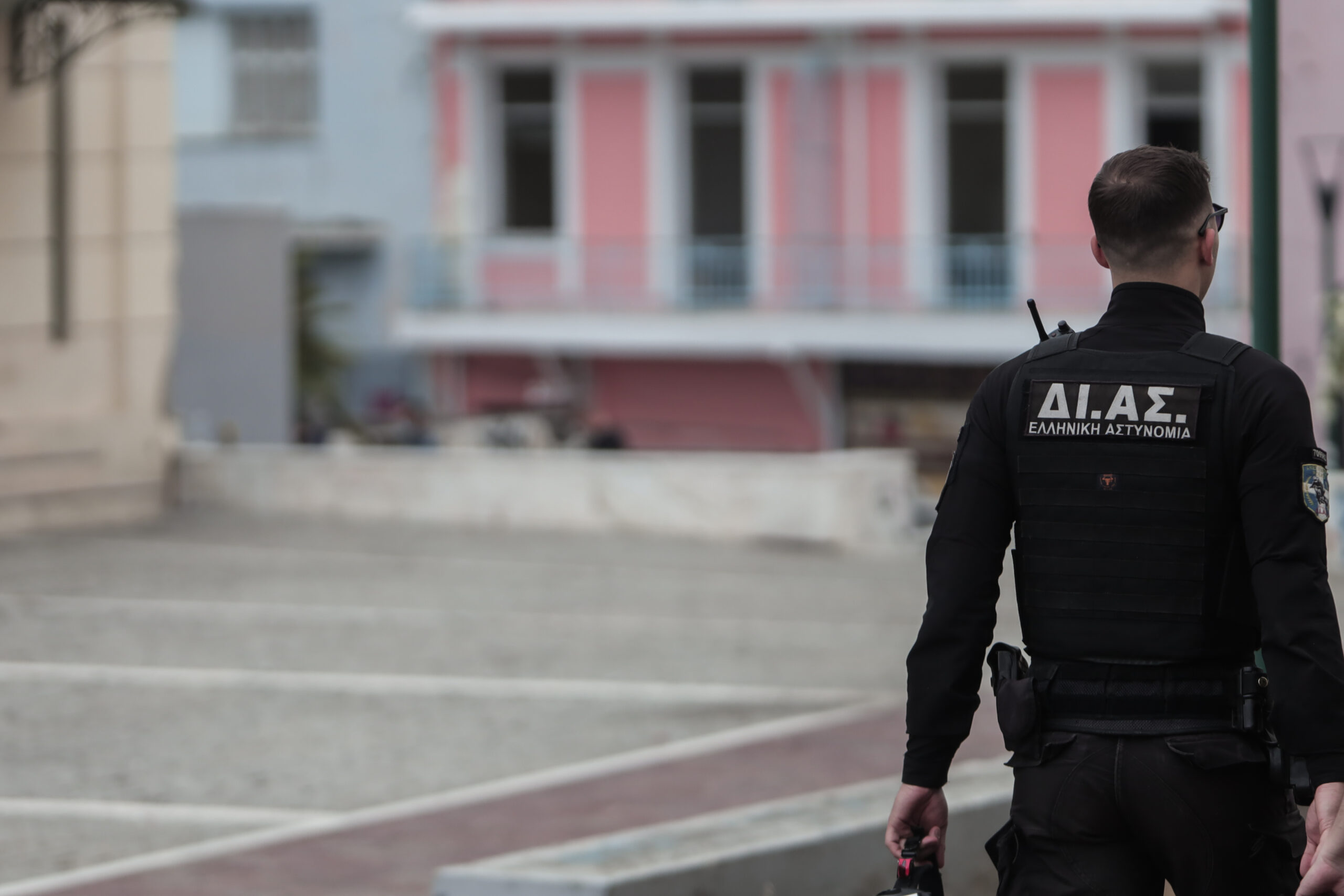 ΣΟΡΟΣ ΓΥΝΑΙΚΑΣ ΕΝΤΟΠΙΣΤΗΚΕ ΣΕ ΠΑΡΚΟ ΑΠΕΝΑΝΤΙ ΑΠΟ ΤΗΝ ΒΑΡΒΑΚΕΙΟ ΑΓΟΡΑ(ΚΩΣΤΑΣ ΤΖΟΥΜΑΣ/EUROKINISSI)