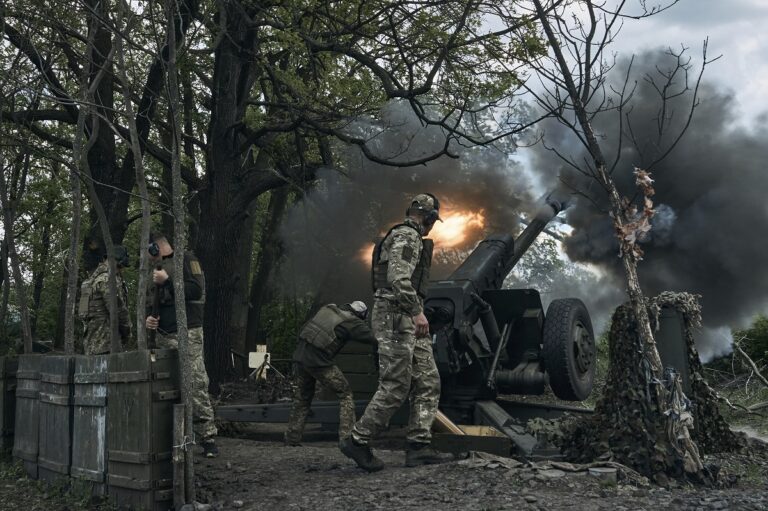Ουκρανία: Η Μόσχα ανακοίνωσε ότι απώθησε ουκρανικές επιθέσεις στο μέτωπο του Μπαχμούτ