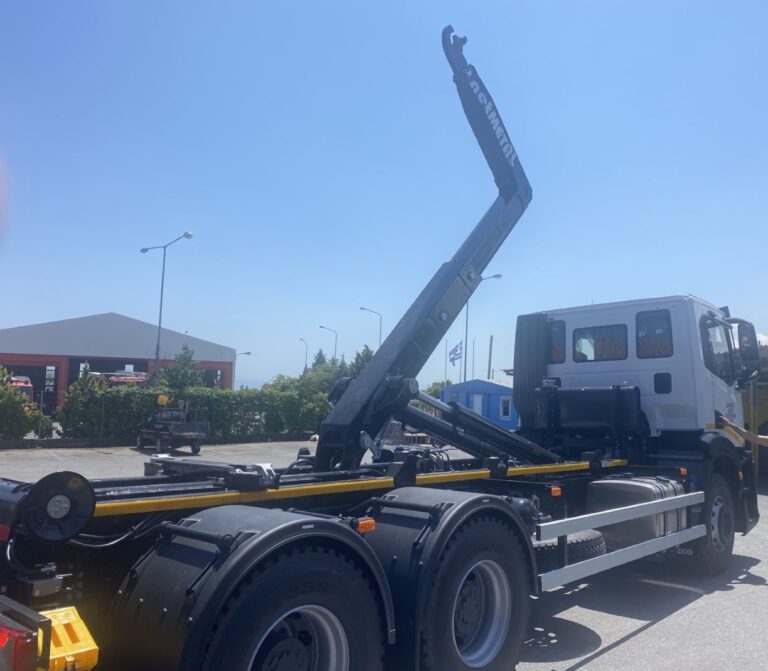 Με τριαξονικό φορτηγό εξοπλίστηκε ο στόλος του Δήμου Δίου-Ολύμπου