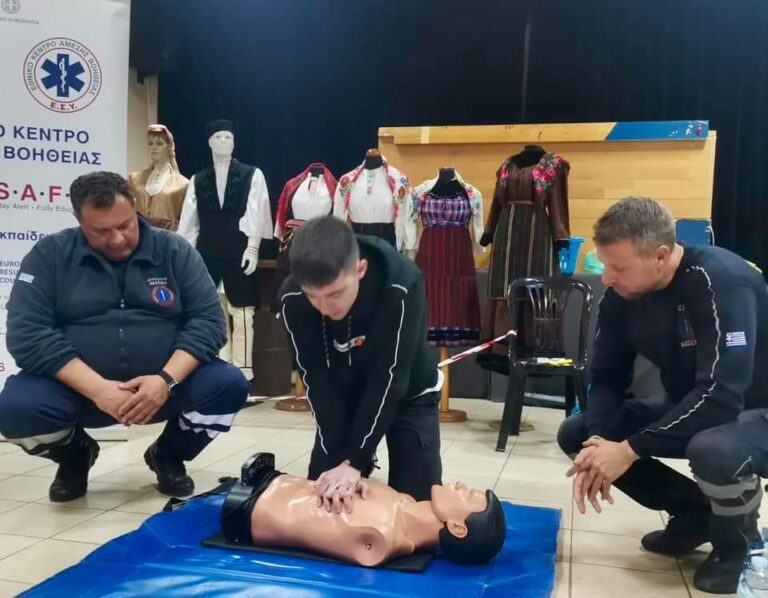 Αμύνταιο : Παραλαβή απινιδωτή στην Τ.Κ. Σκλήθρου