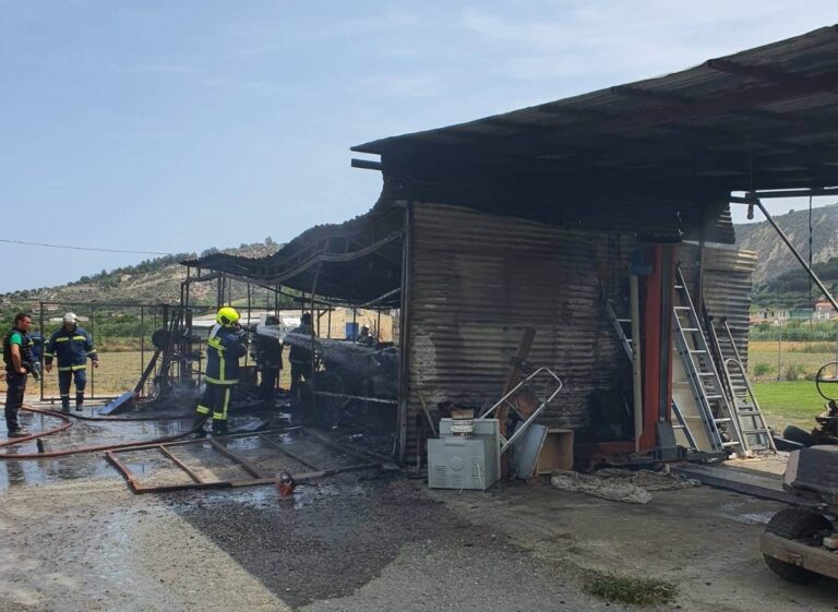 Ηράκλειο: Ολοσχερής καταστροφή αποθήκης στην Φοινικιά από πυρκαγιά – Συναγερμός στην Πυροσβεστική