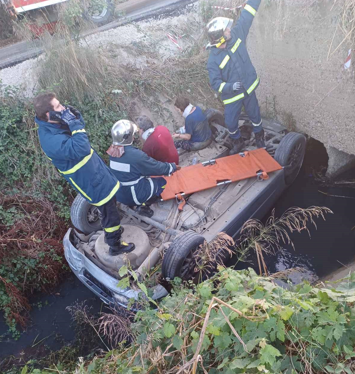 Ανατροπή αυτοκινήτου…. ευτυχώς ανώδυνη για ζευγάρι