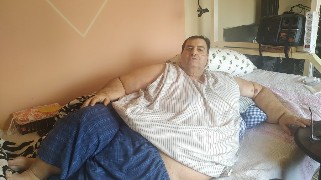 Υπέρβαρος από τη Ροδόπη που ζυγίζει 360 κιλά ζητά βοήθεια από την πολιτεία