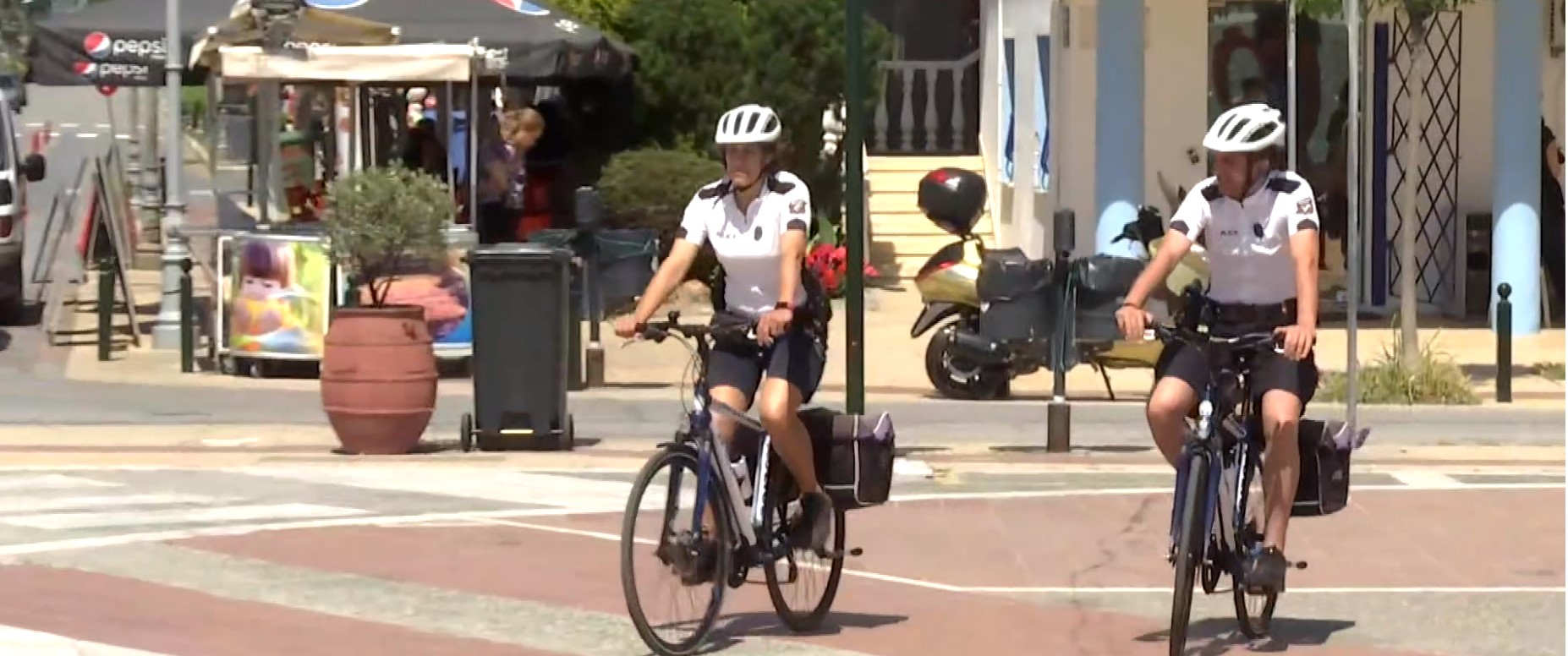 Πιερία: Αστυνομικοί περιπολούν με ποδήλατα στην παραλία Κατερίνης