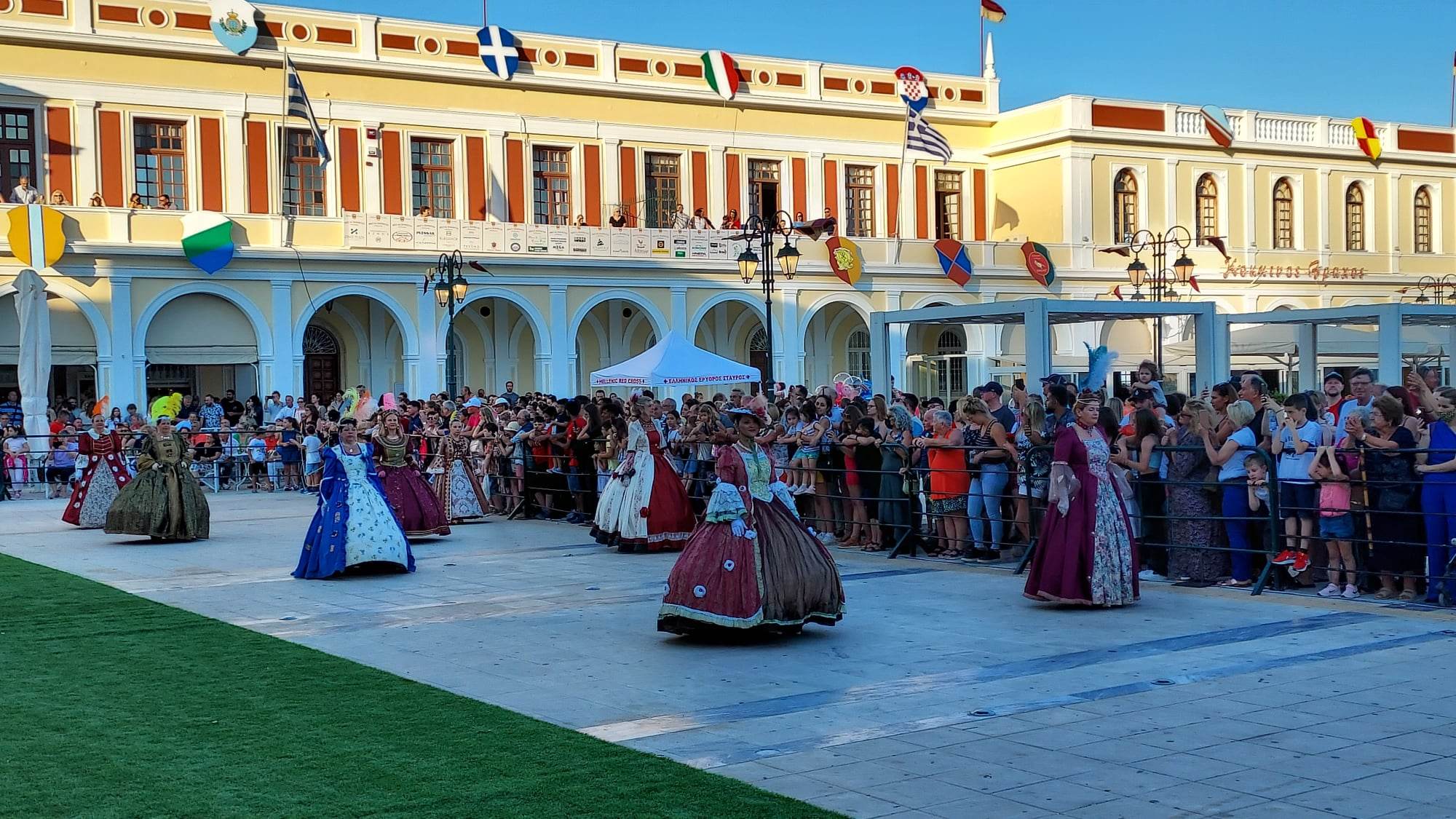 Ζάκυνθος: Αναβιώνει και φέτος η μοναδική μεσαιωνική «Γκιόστρα»