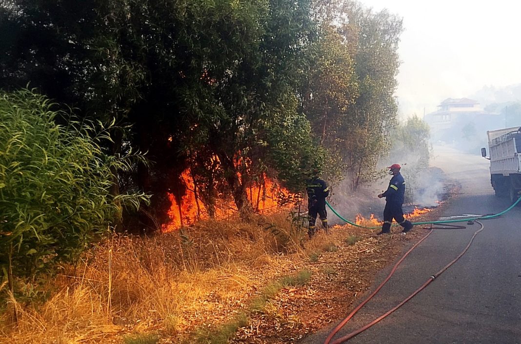 Κέρκυρα: Φωτιά τώρα στα Μπαστάτικα κοντά σε καταυλισμό Ρομά