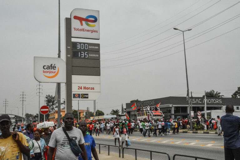 Ανγκόλα: Κατάργηση της επιδότησης καυσίμων – Πέντε νεκροί και οκτώ τραυματίες σε επεισόδια