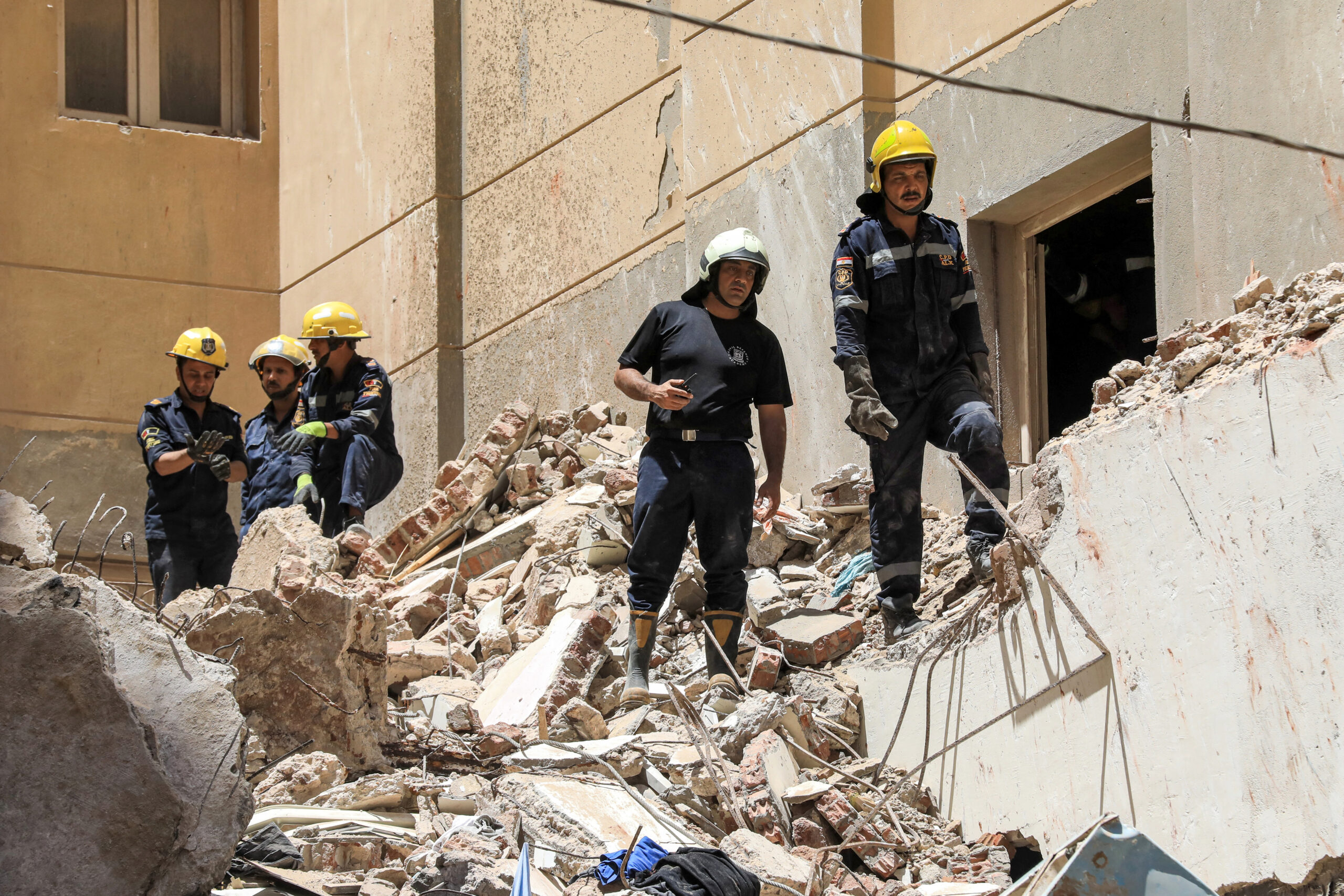 Αίγυπτος: Κατέρρευσε κτήριο 13 ορόφων στην Αλεξάνδρεια – Υπάρχουν εγκλωβισμένοι