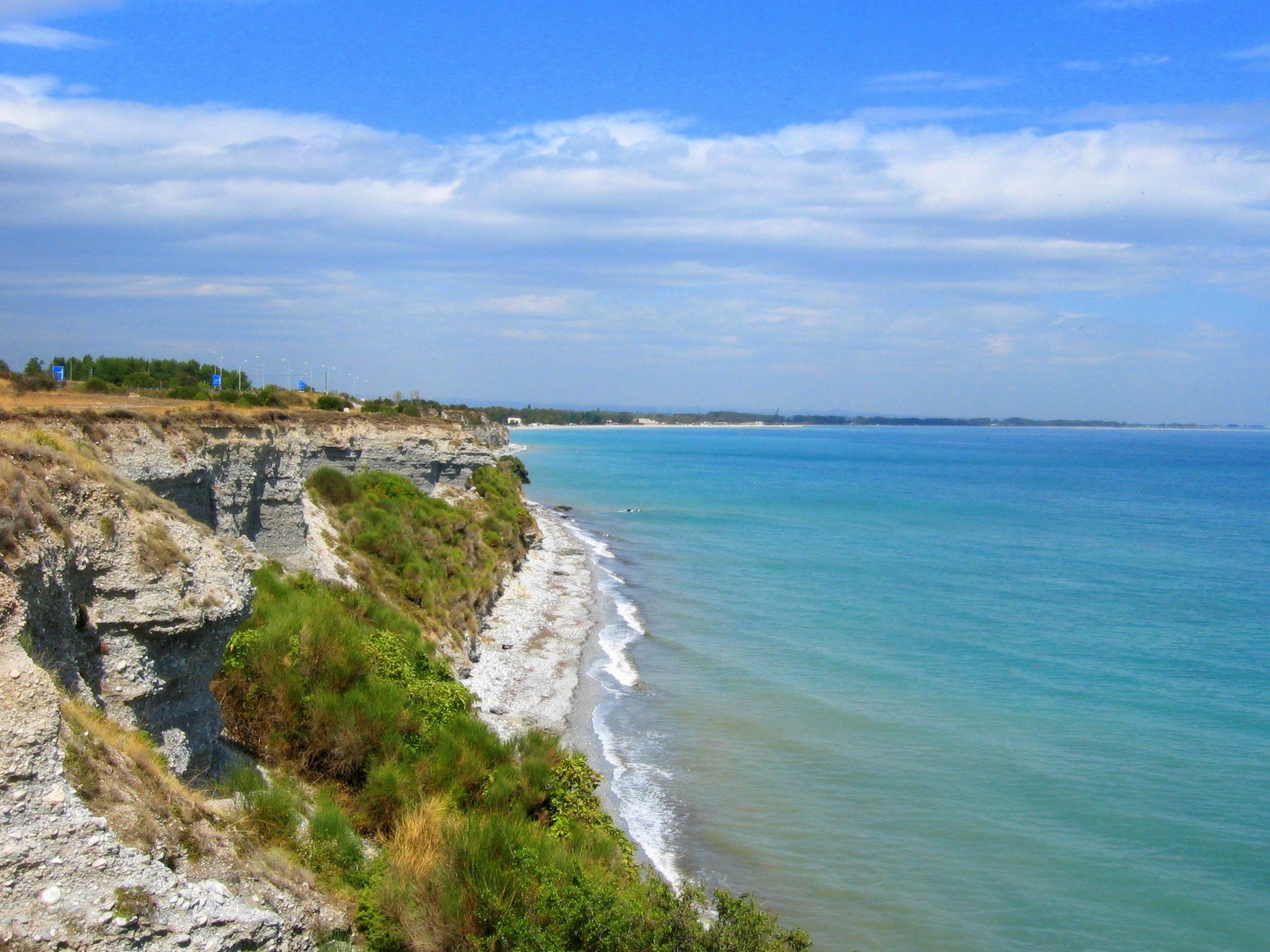 Η διάβρωση απειλεί τις ακτές της Πιερίας