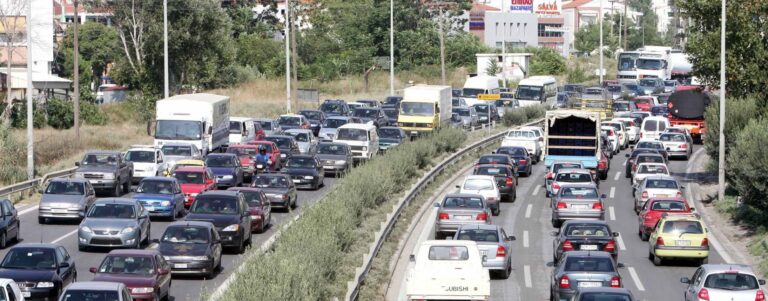Θεσσαλονίκη: Καραμπόλα τεσσάρων οχημάτων στην Περιφερειακή οδό