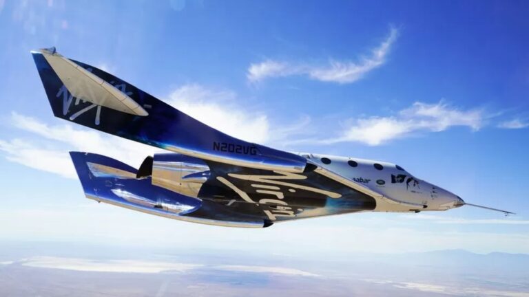 Η Virgin Galactic ετοιμάζεται να πραγματοποιήσει την πρώτη της εμπορική διαστημική πτήση