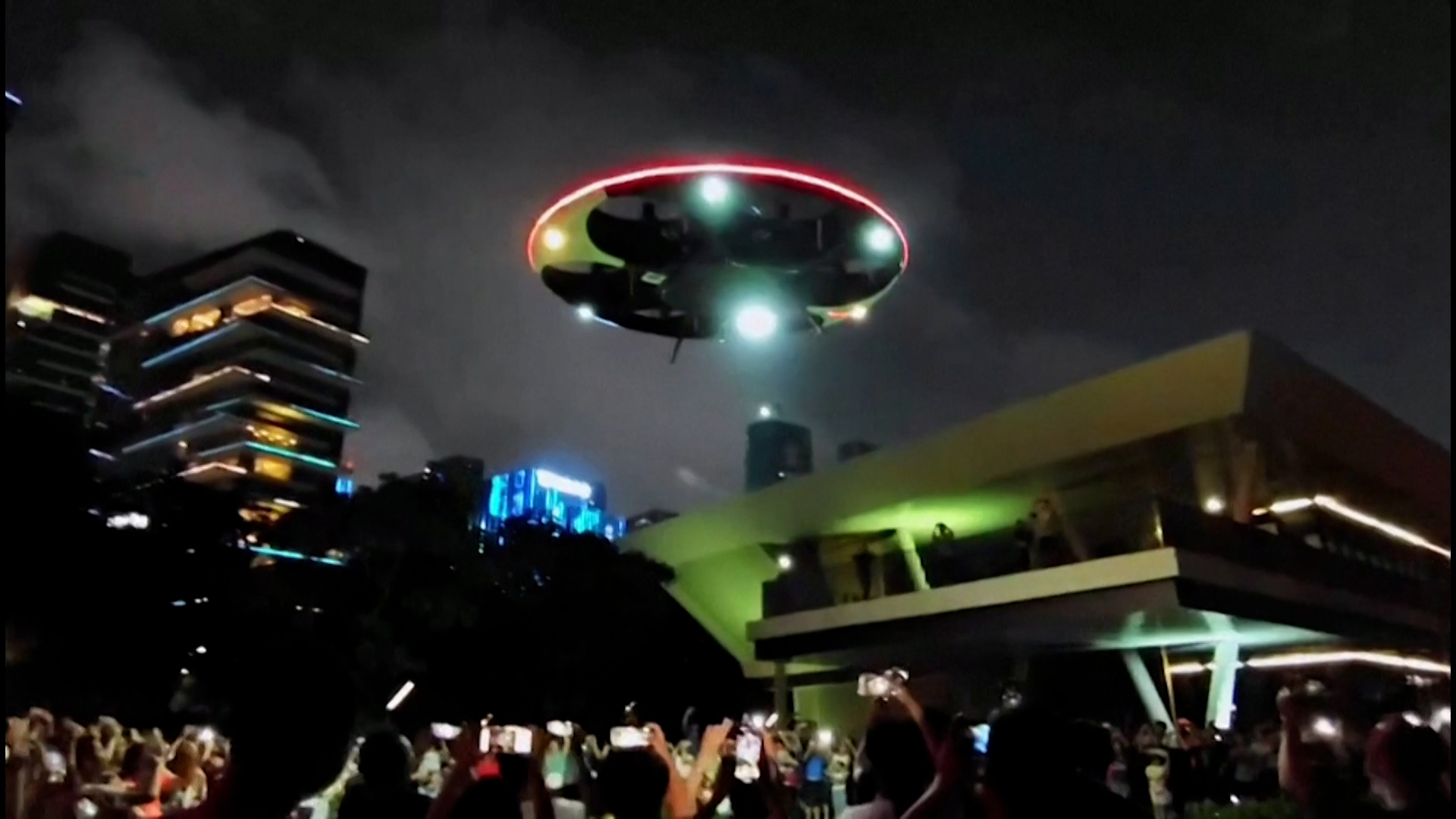 Ιπτάμενος δίσκος ανθρώπινης κατασκευής στον ουρανό της Κίνας (video)