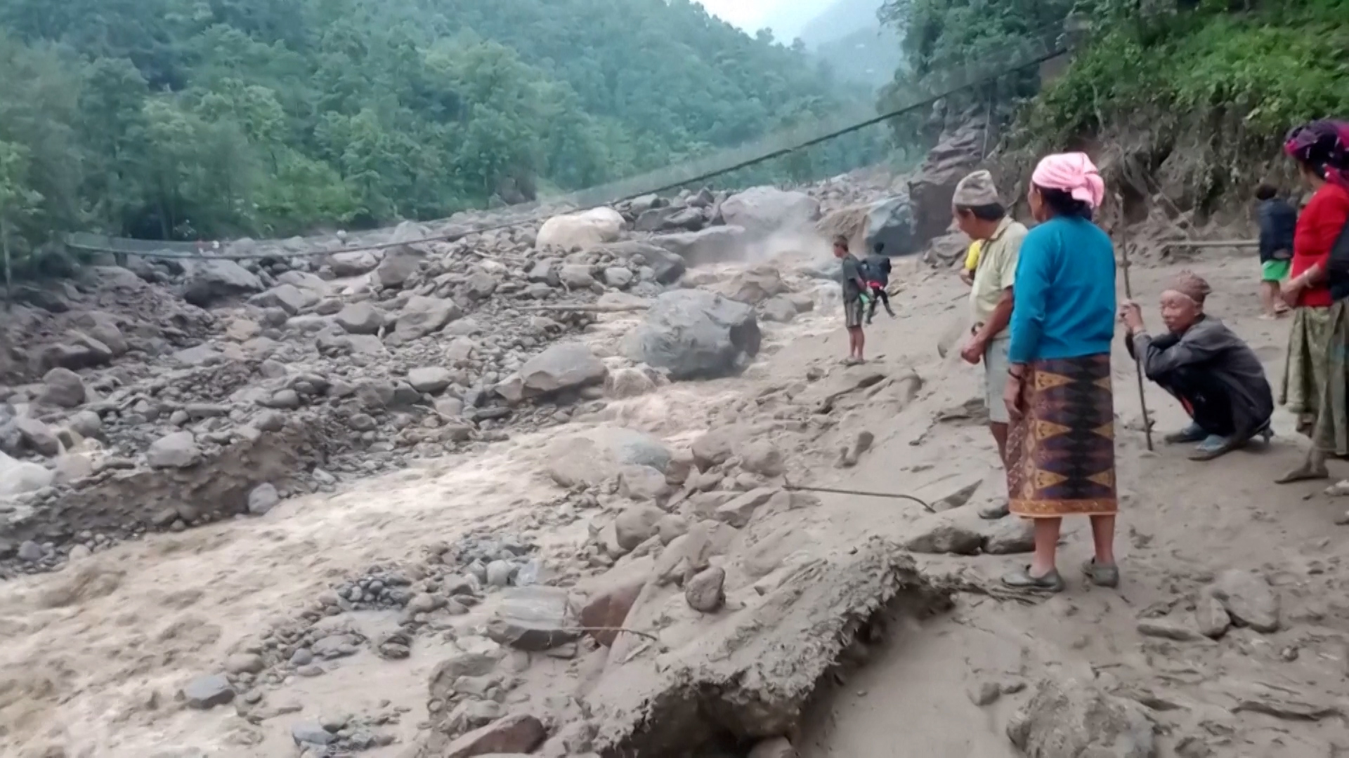 Ισχυρές βροχοπτώσεις πλήττουν το ανατολικό Νεπάλ – 1 νεκρός, 25 αγνοούμενοι (video)