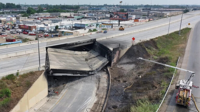 Κατέρρευσε το τμήμα αυτοκινητόδρομου I-95 στη Φιλαδέλφεια της ΗΠΑ καθώς άρχισαν οι εργασίες κατεδάφισης