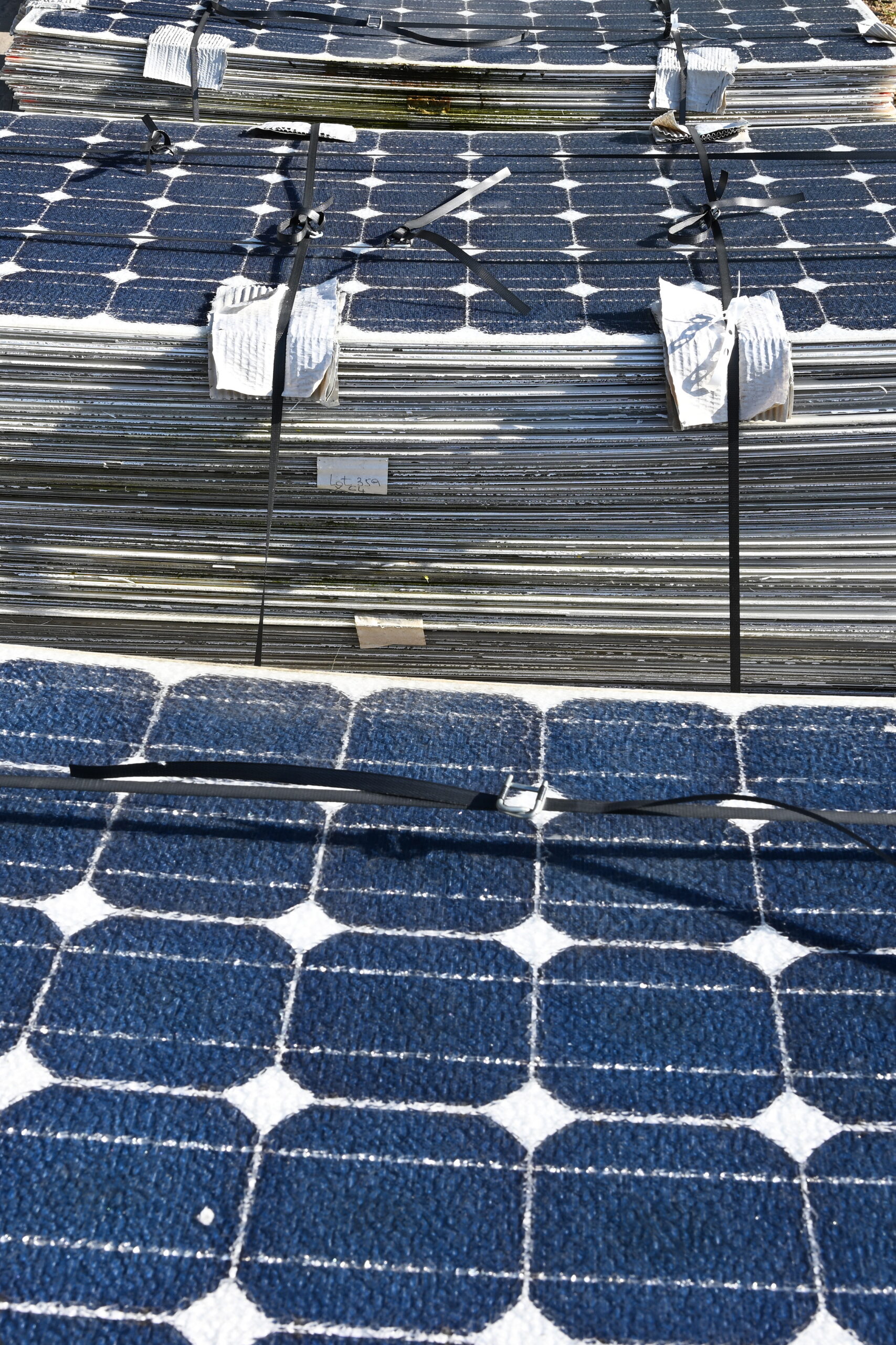 French energy minister visits solar panel recycling plant