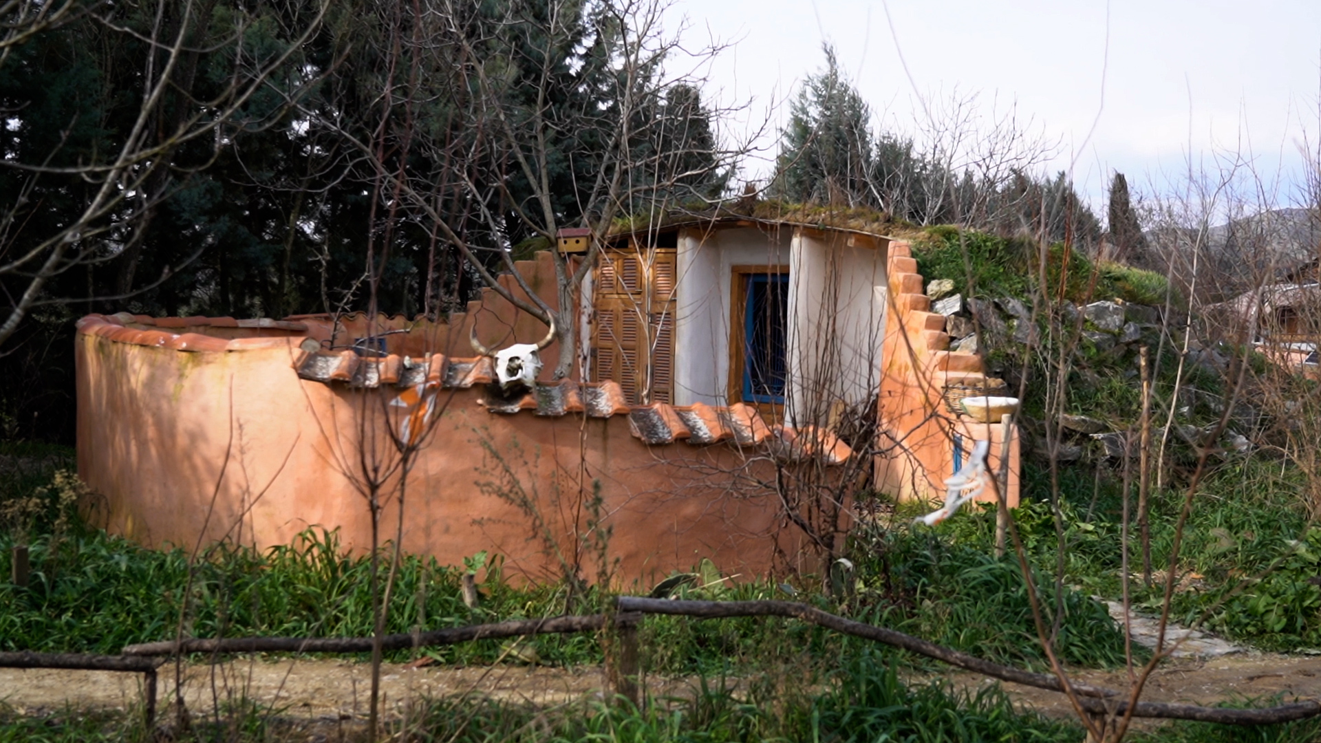 Σπίτια από άχυρο και πηλό στις παρυφές του Κισσάβου