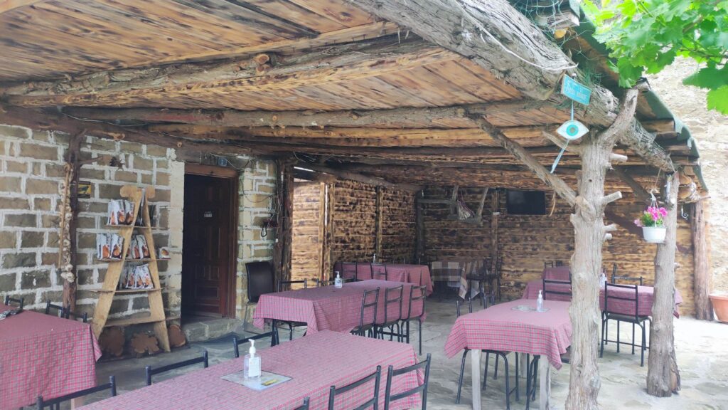 Παραμυθένιες διακοπές στα δεντρόσπιτα της Σκουλικαριάς Άρτας (photos)