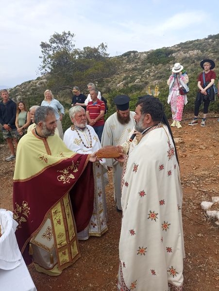 Πλήθος κόσμου στα Θοδωρού στην Αγία Μαρίνα