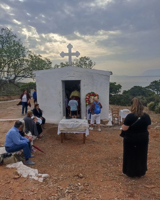 Πλήθος κόσμου στα Θοδωρού στην Αγία Μαρίνα