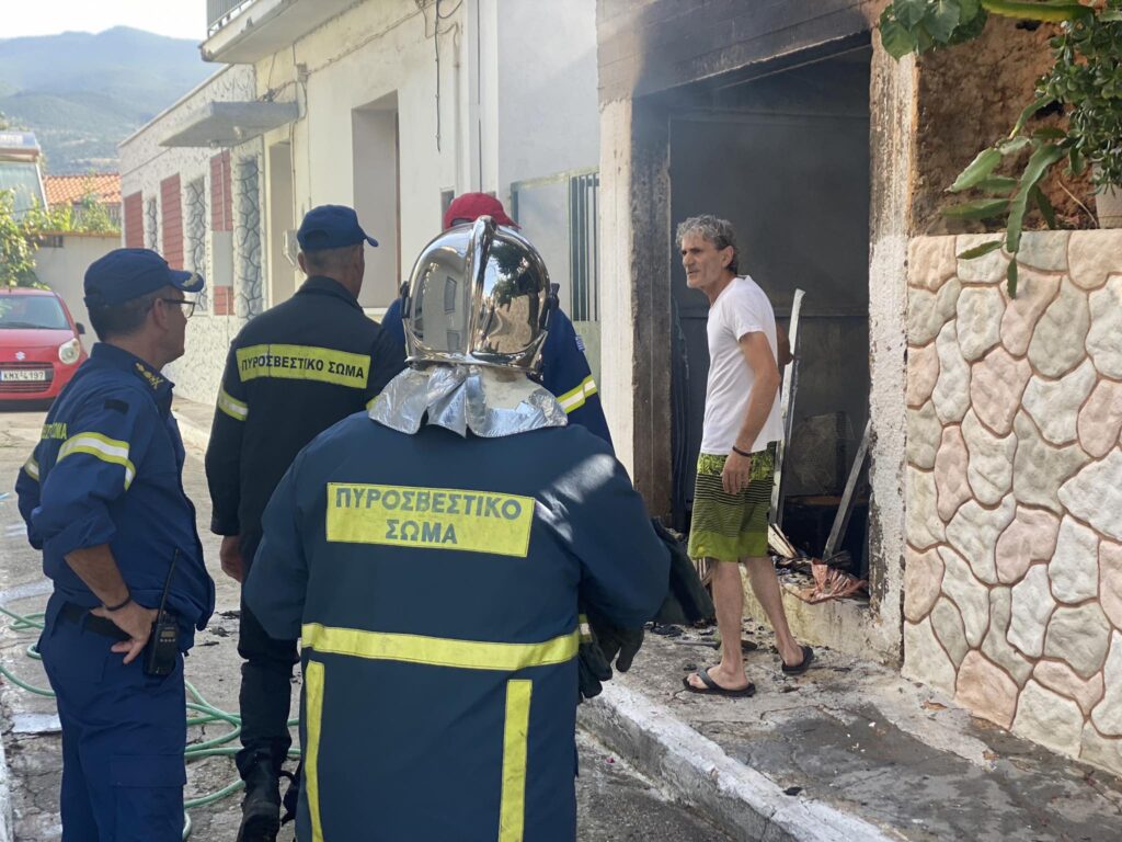 Καλαμάτα: Αναστάτωση από φωτιά στη Ράχη (photos)