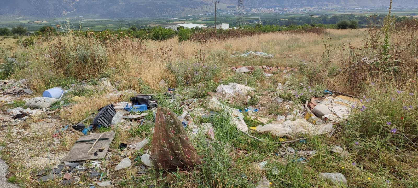 Καθαρίστηκε παράνομη χωματερή στο Αργυροπούλι Τυρνάβου – Μήνυση κατ’ αγνώστων
