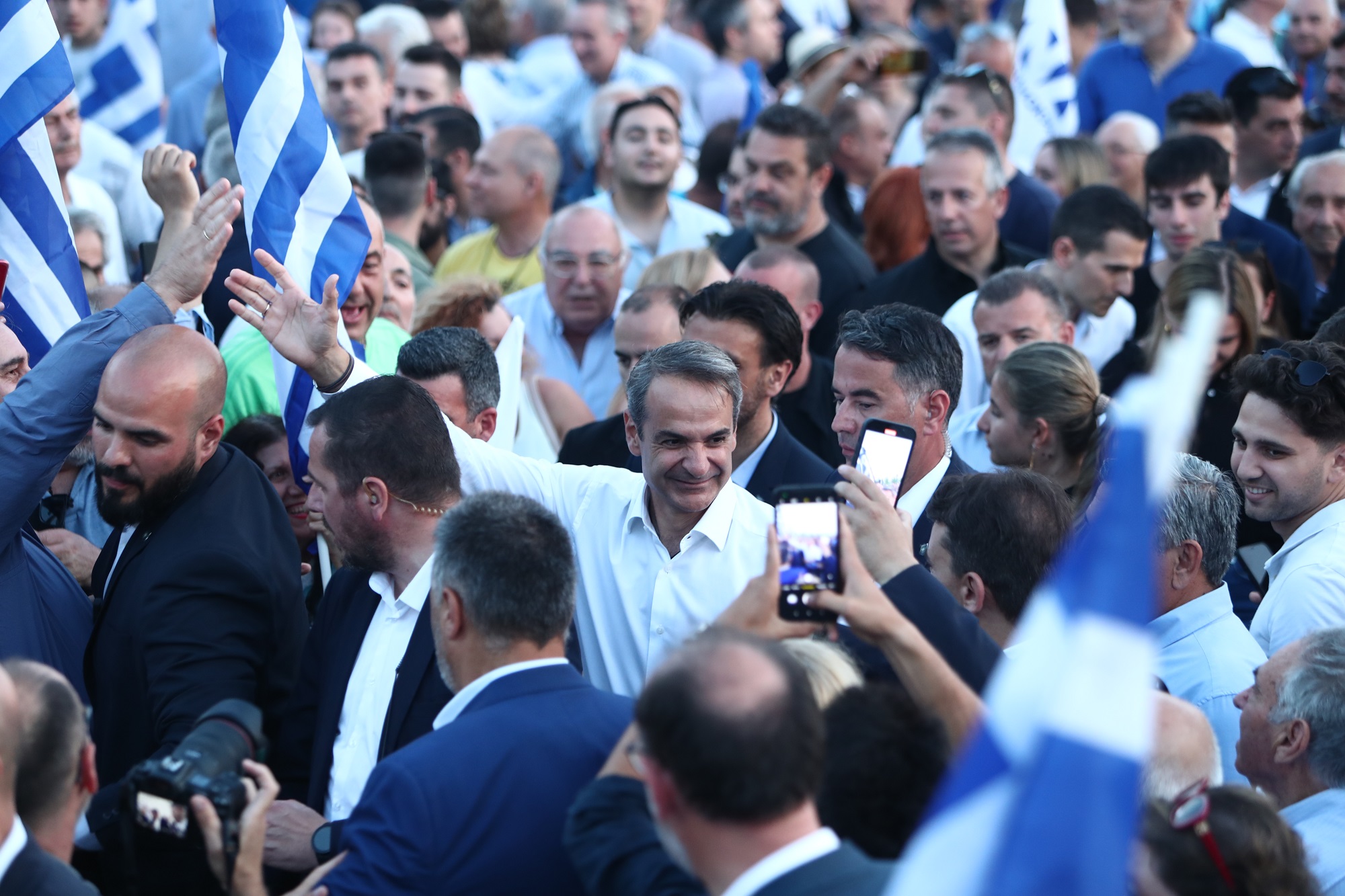 ΟΜΙΛΙΑ ΤΟΥ ΠΡΟΕΔΟΥ ΤΗΣ ΝΕΑΣ ΔΗΜΟΚΡΑΤΙΑΣ ΚΥΡΙΑΚΟΥ ΜΗΤΣΟΤΑΚΗ ΣΤΗ ΘΕΣΣΑΛΟΝΙΚΗ (ΒΑΣΙΛΗΣ ΒΕΡΒΕΡΙΔΗΣ / ΜΟΤΙΟΝ ΤΕΑΜ)