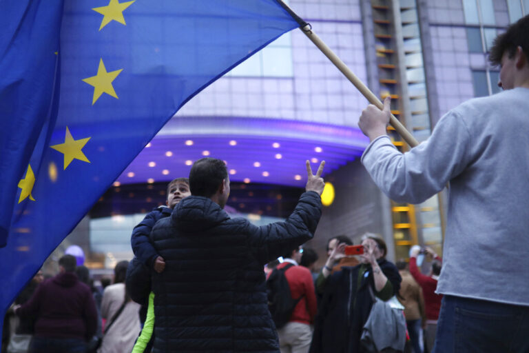 ΕΕ – Ευρωβαρόμετρο: Αυξημένο το ενδιαφέρον των πολιτών για τις ευρωεκλογές του 2024