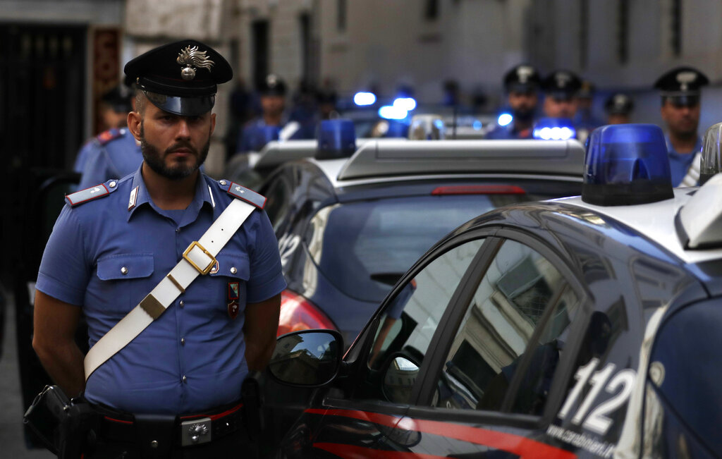Ιταλία: Θανατηφόρα επίθεση εις βάρος άστεγου ενώ κοιμόταν, συνελήφθησαν δύο ανήλικες