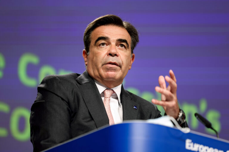 Στο Κίεβο ο Μαργαρίτης Σχοινάς ― Σκοπός η ενίσχυση της συνεργασίας ΕΕ – Ουκρανίας