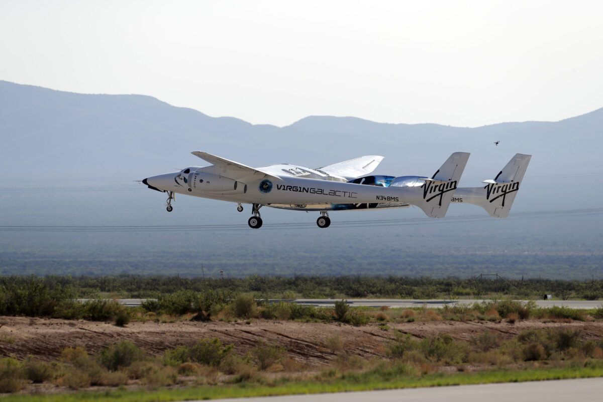 Virgin Galactic 01: Η πρώτη εμπορική διαστημική πτήση της εταιρείας απογειώθηκε με 6 επιβάτες και πλήρωμα