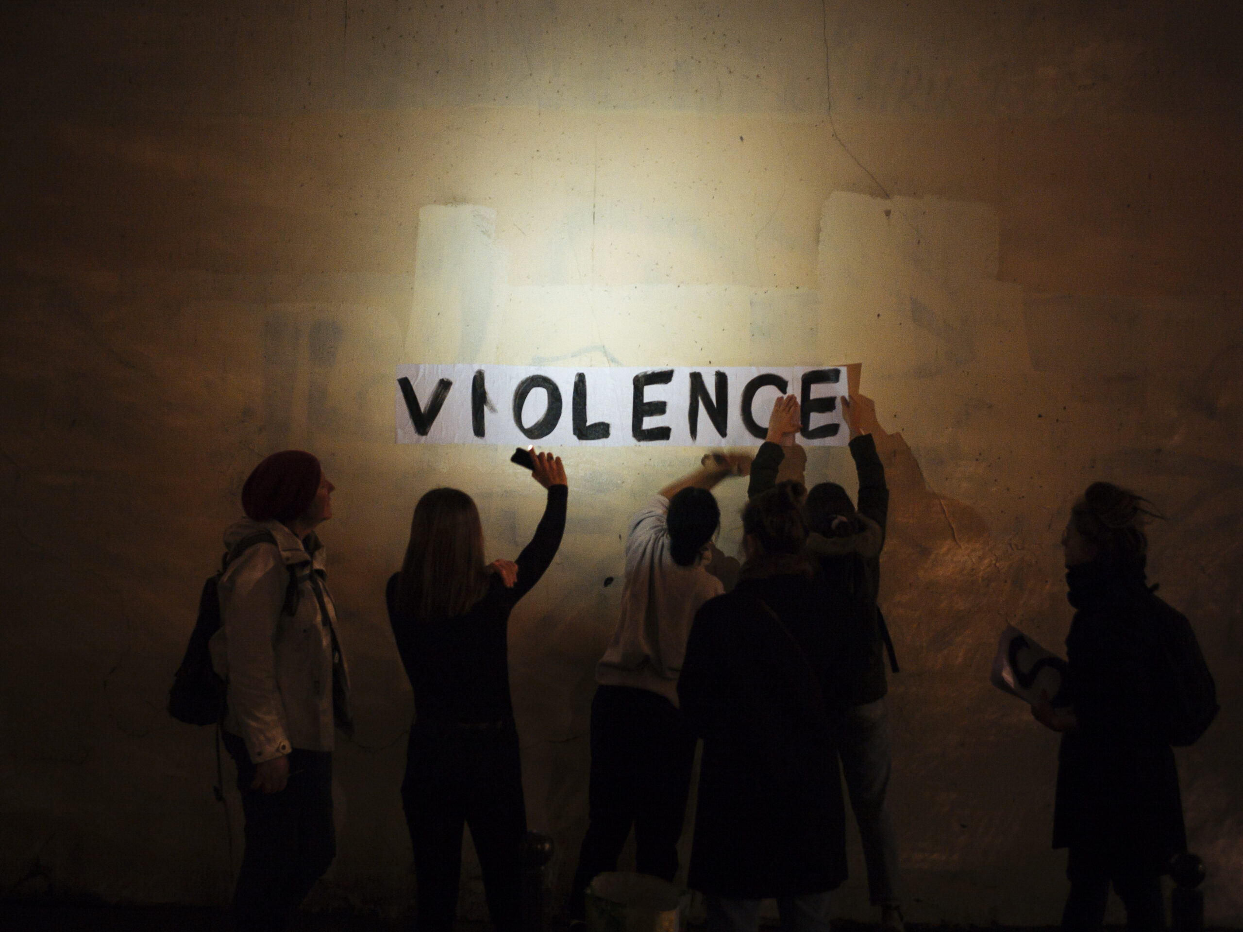 Γερμανία: Πάνω από το ένα τρίτο των νεαρών ανδρών θεωρούν τη βία κατά των γυναικών «αποδεκτή»