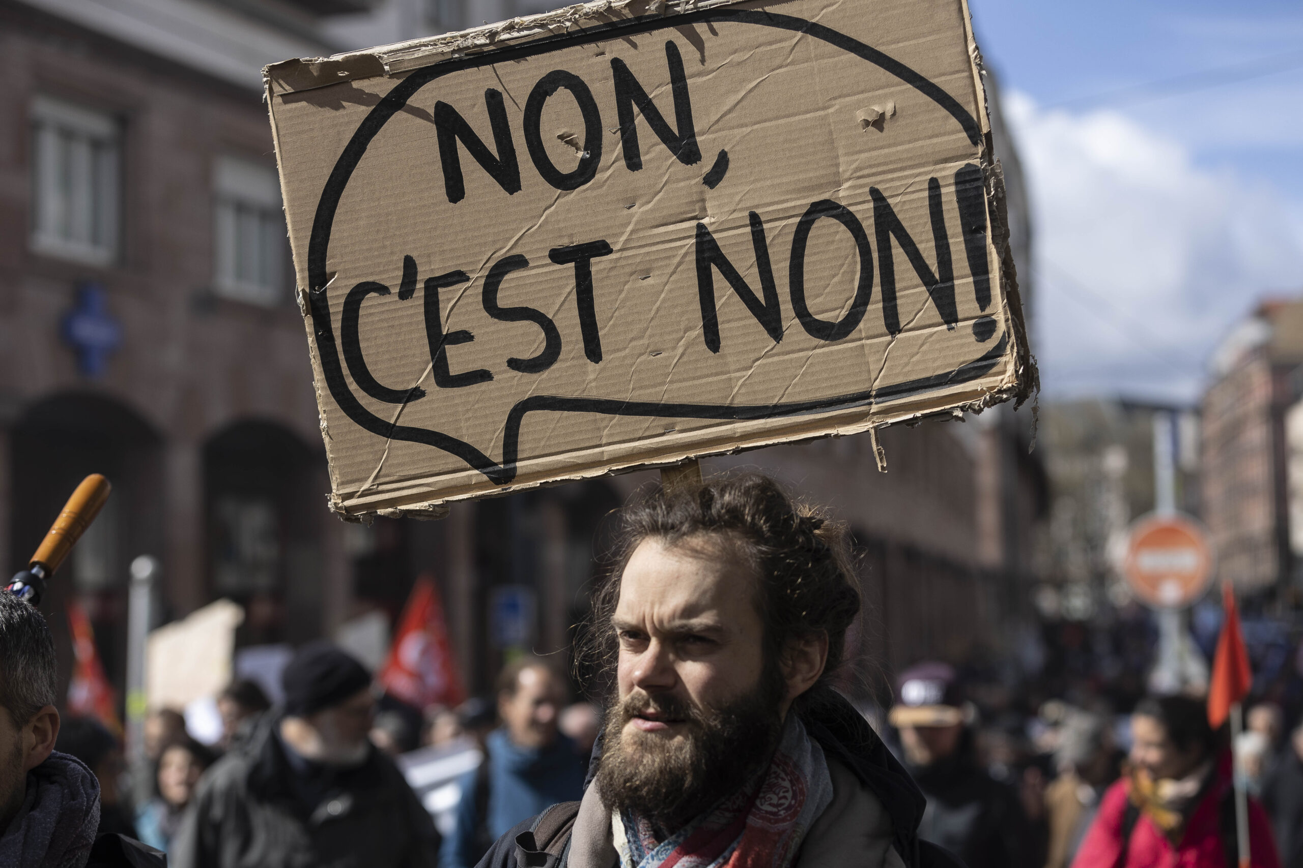 Γαλλία: 14η ημέρα κινητοποιήσεων κατά του συνταξιοδοτικού – «Κύκνειο άσμα» του πρωτοφανούς κινήματος διαμαρτυρίας