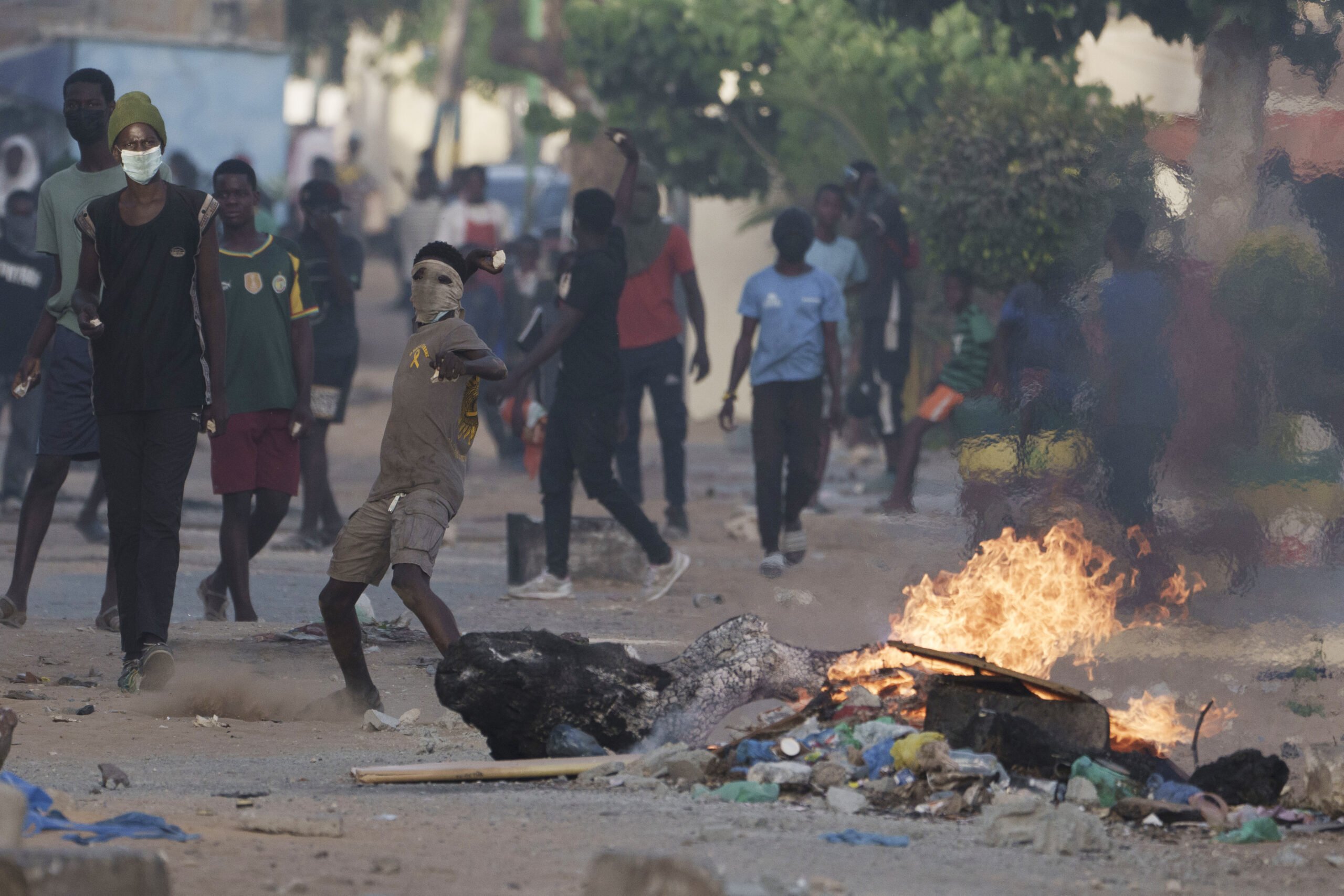 Σενεγάλη: Τρίτη νύκτα συγκρούσεων μεταξύ υποστηρικτών της αντιπολίτευσης και  αστυνομίας – Έφτασαν τους 15 οι νεκροί