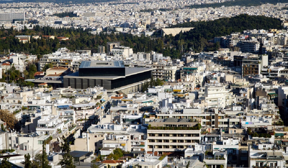 Ενεργειακή αναβάθμιση και ανακαίνιση κατοικιών: Ποια είναι τα τρία προγράμματα που «τρέχουν»