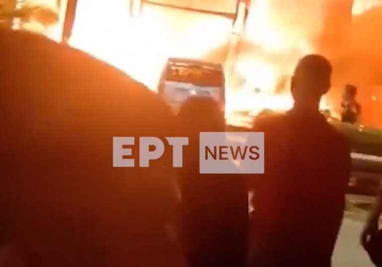 Άλιμος: Εμπρησμό δείχνουν τα στοιχεία για την πυρκαγιά – Βίντεο: η στιγμή που πυρπολείται το κατάστημα και η απομάκρυνση τραυματία