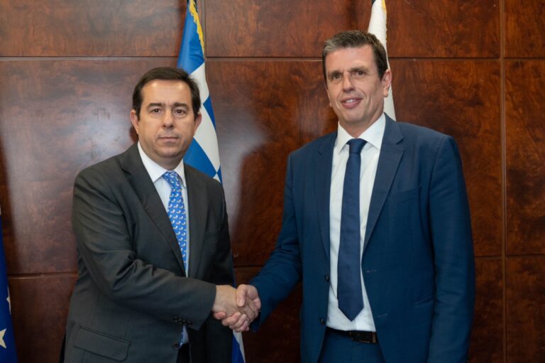 Συνάντηση Ν. Μηταράκη – Δ. Καιρίδη για το μεταναστευτικό
