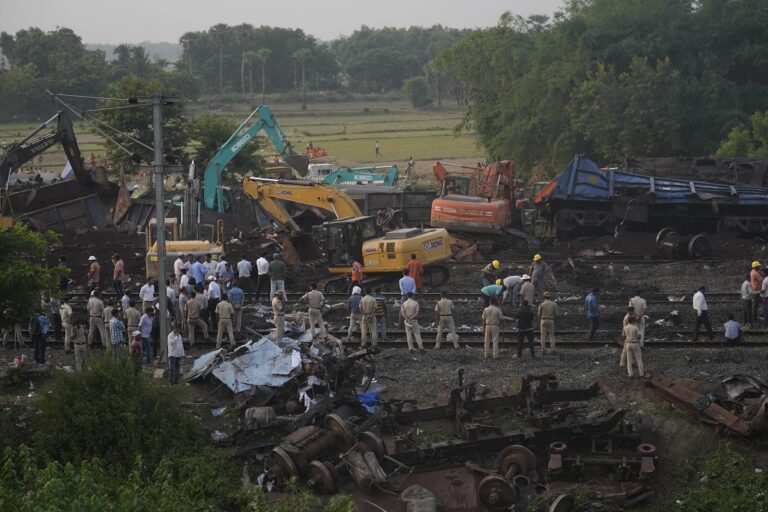 Ινδία- σιδηροδρομικό δυστύχημα: Εντοπίστηκαν τα αίτια και οι υπεύθυνοι της τραγωδίας