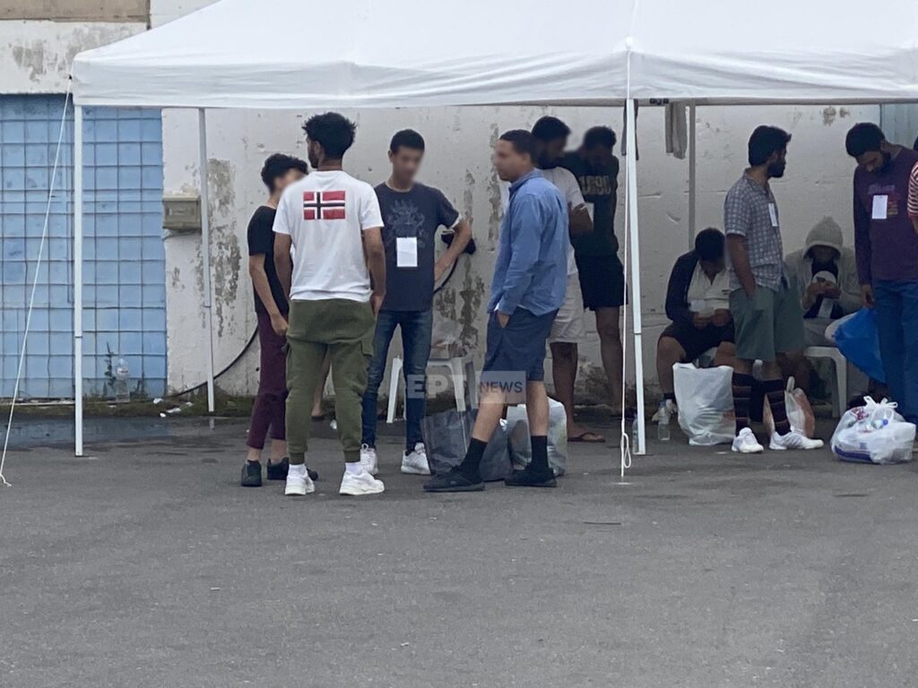 Ναυάγιο: Στη Μαλακάσα μεταφέρονται οι διασωθέντες – Τη Δευτέρα (19/6) απολογούνται οι 9 συλληφθέντες