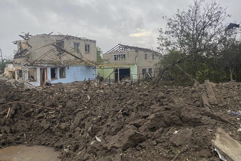 Πόλεμος στην Ουκρανία: Βομβαρδισμός εστιατορίου στην πόλη Κραματόρσκ – Αναφορές για θύματα