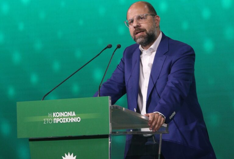 Στ. Ξεκαλάκης στο Πρώτο: Η Ελλάδα πάρκινγκ ψυχών και οι θάλασσές μας πάρκινγκ νεκρών (audio)