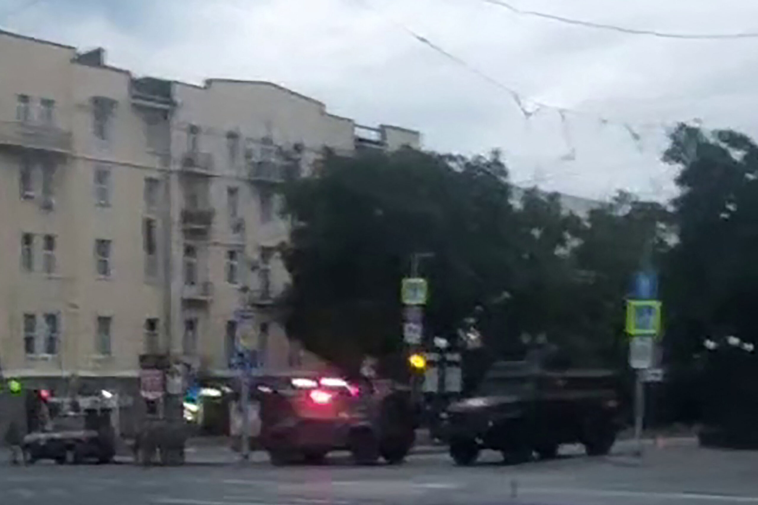 Κατέλαβαν στρατιωτικές εγκαταστάσεις σε Ροστόφ και Βορονέζ οι μισθοφόροι της Βάγκνερ -Στέλνει στρατό το Κρεμλίνο