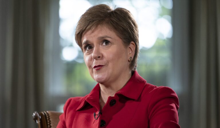 Συνελήφθη η πρώην πρωθυπουργός της Σκωτίας – Γιατί κατηγορείται η Νίκολα Στέρτζιον