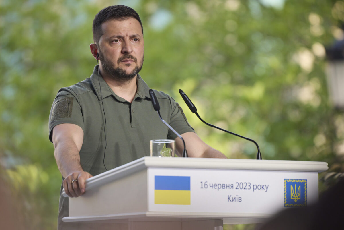 Ζελένσκι: Εν αναμονή πρόσκλησης για ένταξη της Ουκρανίας στο ΝΑΤΟ