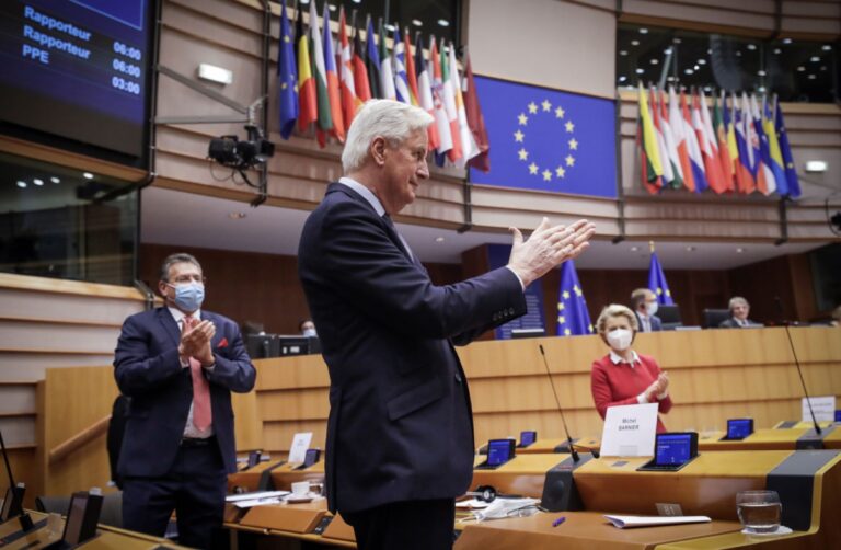 M. Μπαρνιέ: Ανοικτή η πόρτα της ΕΕ για το Ηνωμένο Βασίλειο