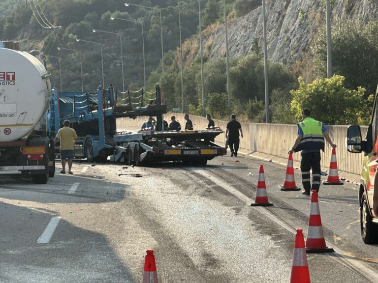 Ουρές χιλιομέτρων στην Εγνατία – Ανετράπη φορτηγό (βίντεο)