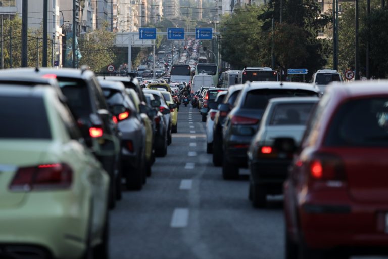 Πώς θα μειωθούν τα τροχαία ατυχήματα στις πόλεις: «Σύνδεση οδικής ασφάλειας με βιώσιμη κινητικότητα – Οδηγική παιδεία από το νηπιαγωγείο»
